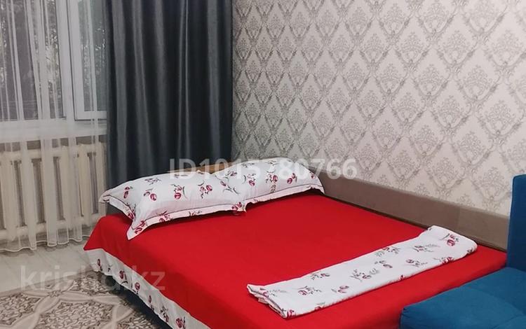 1-комнатная квартира · 30 м² · 1/4 этаж, мкр №6 — Янтарный за 12 000 ₸ в Алматы, Ауэзовский р-н — фото 2