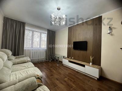 2-комнатная квартира · 47 м² · 2/3 этаж, Аэропорт, Закарпатская.Рядом Алтай -1 10 — Ахметова 10, Аэропорт за 340 000 〒 в Алматы, Турксибский р-н