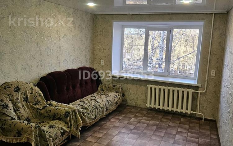 2-комнатная квартира, 43 м², 4/5 этаж, Комарова 6 за 4.9 млн 〒 в Алтае — фото 2