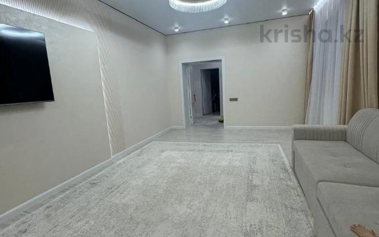 2-комнатная квартира · 77.4 м² · 5/9 этаж, мкр. Алтын орда, молдагулова за 36 млн ₸ в Актобе — фото 2