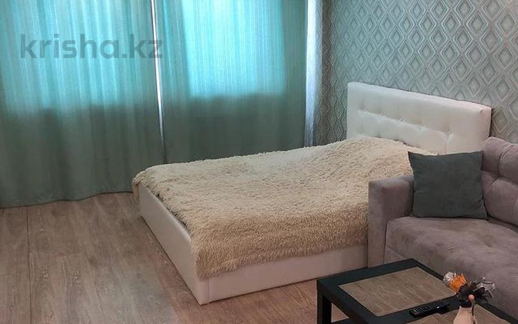 1-бөлмелі пәтер · 30 м² · 1/5 қабат, мкр 5, Есет батыра 105 — Детский товары, Дастархан супермаркет, Дом ветеранов, ТД Жанар, бағасы: 1 000 〒 в Актобе — фото 2