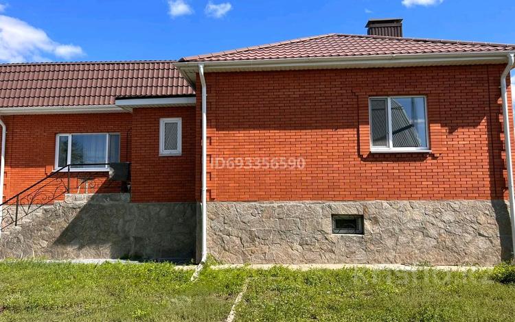 Отдельный дом • 6 комнат • 313 м² • 16 сот., Лесная 38 за 75 млн 〒 в Мичуринское — фото 2