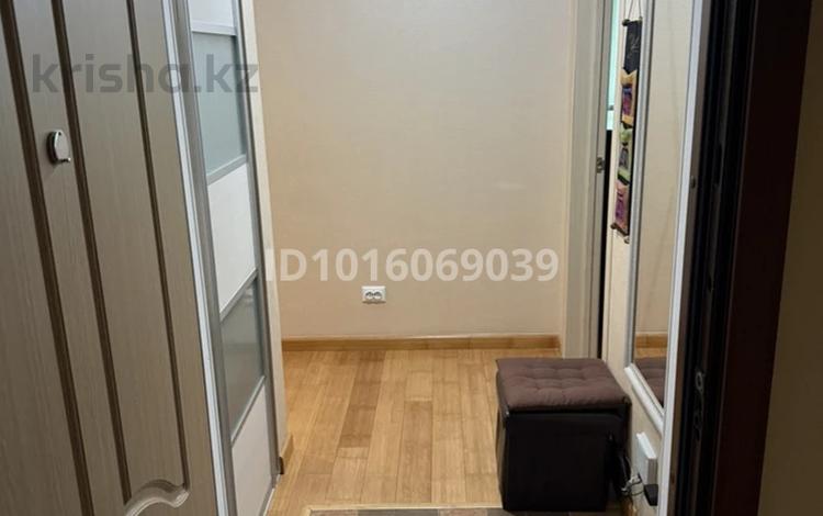 2-комнатная квартира · 65 м² · 9/15 этаж, Кабанбай батыра 48 за 300 000 ₸ в Астане, Есильский р-н — фото 2