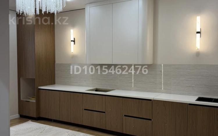 2-бөлмелі пәтер · 95 м² · 5/5 қабат, Алтын орда ш/а., Микрорайон Батыс 2 11Г, бағасы: 47 млн ₸ в Актобе, мкр. Алтын орда — фото 2