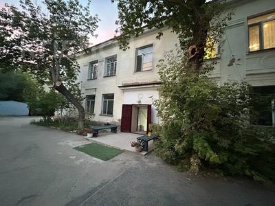 5-бөлмелі пәтер · 110 м² · 2/2 қабат, Ыбырая Алтынсарина 3, бағасы: 38 млн ₸ в Астане, Сарыарка р-н