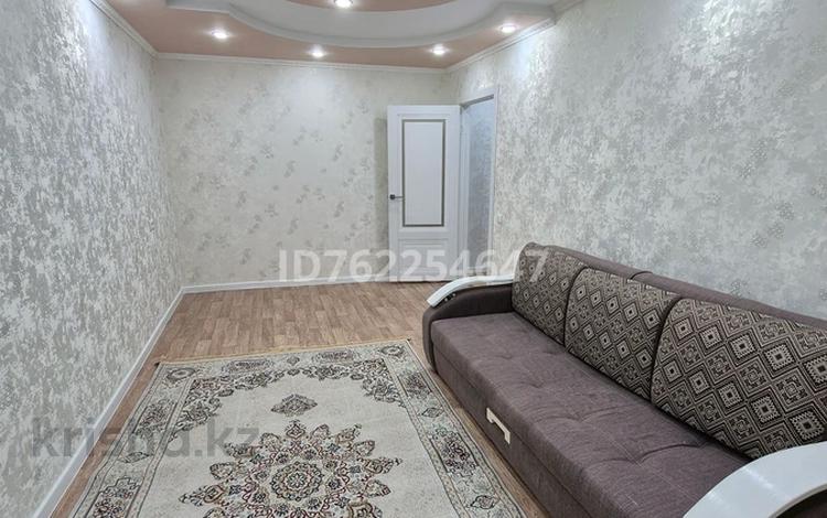 2-комнатная квартира · 45 м² · 2/5 этаж, мкр Строитель, Пр Абая Универмаг 104 — Универмаг Сити центр за 13 000 ₸ в Уральске — фото 20