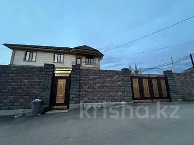 Отдельный дом · 6 комнат · 660 м², Касым-хана 3 за 1.8 млн 〒 в Туздыбастау (Калинино)