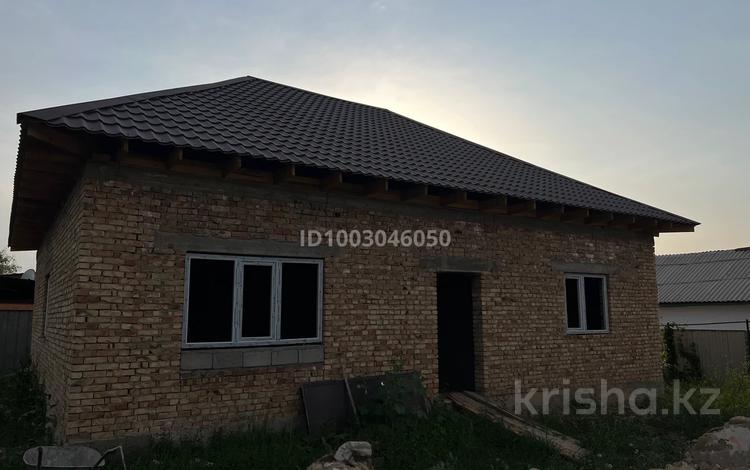 Отдельный дом · 4 комнаты · 110 м² · 8 сот., Суюнбая 96 за 16 млн 〒 в Каргалы (п. Фабричный) — фото 2