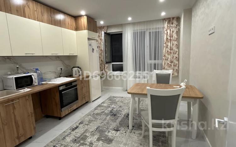 2-комнатная квартира · 62 м² · 2/7 этаж, Райымбек батыра 169 б за 300 000 ₸ в  — фото 2