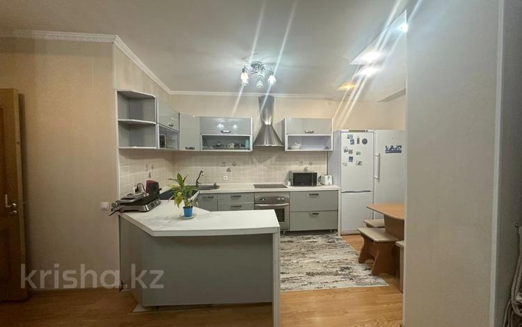 3-комнатная квартира, 75 м², 8/10 этаж, Сыганак 64\1