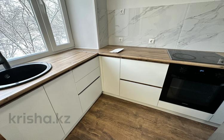 1-бөлмелі пәтер · 35 м² · 2/4 қабат, Кайсенова 84, бағасы: 210 000 ₸ в Усть-Каменогорске, Ульбинский — фото 2
