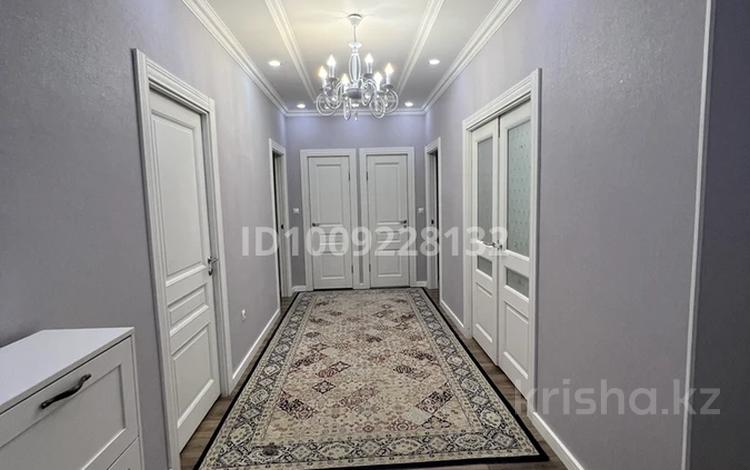 4-бөлмелі пәтер · 115 м² · 2/11 қабат, 16-й мкр 44 — возле ТРК Актау, бағасы: 45 млн ₸ — фото 2