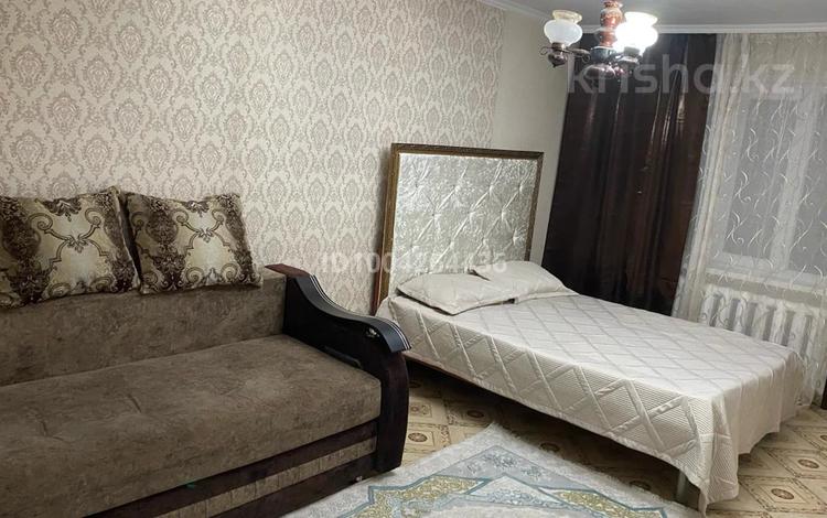1-бөлмелі пәтер · 32 м² · 1/5 қабат, Караменде би 72, бағасы: 100 000 ₸ в Балхаше — фото 2