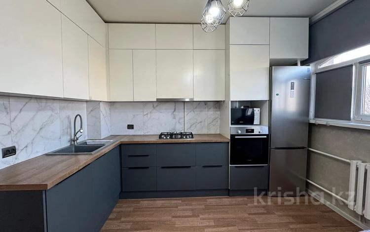 3-комнатная квартира · 72 м² · 5/9 этаж, мкр Аксай-4 16 — Жубанова за 47.6 млн ₸ в Алматы, Ауэзовский р-н — фото 2