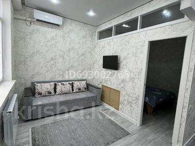 Пәтерлер в Атырауской обл.: 2-бөлмелі пәтер · 42 м² · 1/5 қабат · ай сайын, мкр Самал, Мкрн Самал 60/4, бағасы: 200 000 〒 2-бөлмелі пәтер · 42 м² · 1/5 қабат · ай сайын, мкр Самал, Мкрн Самал 60/4, бағасы: 200 000 〒 в Атырау