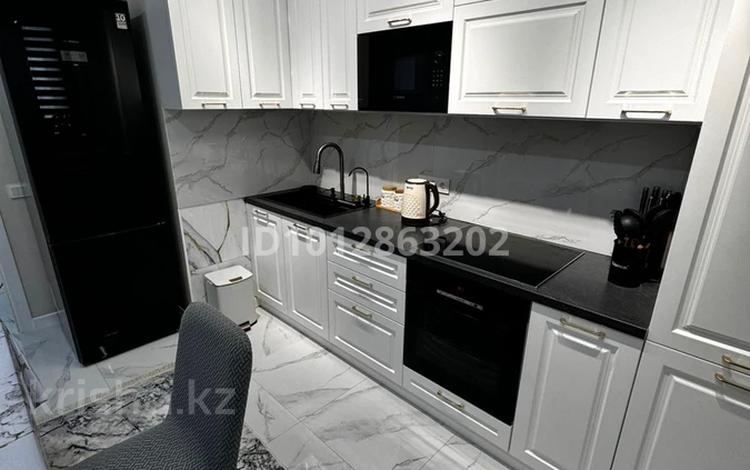 2-бөлмелі пәтер · 70 м² · 2/13 қабат, Есенова 160/3, бағасы: 60 млн ₸ в Алматы, Жетысуский р-н — фото 2