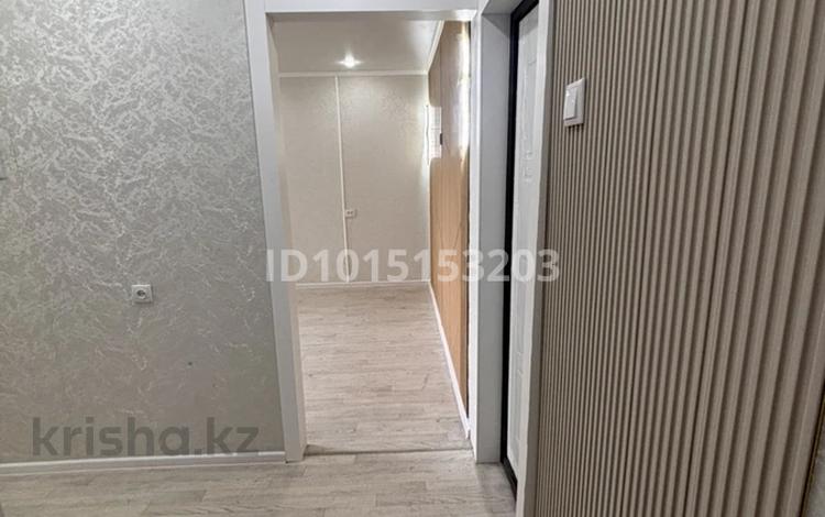 1-комнатная квартира · 31.2 м² · 5/5 этаж, 7 микрорайон 1б за 6.5 млн ₸ в Темиртау — фото 2