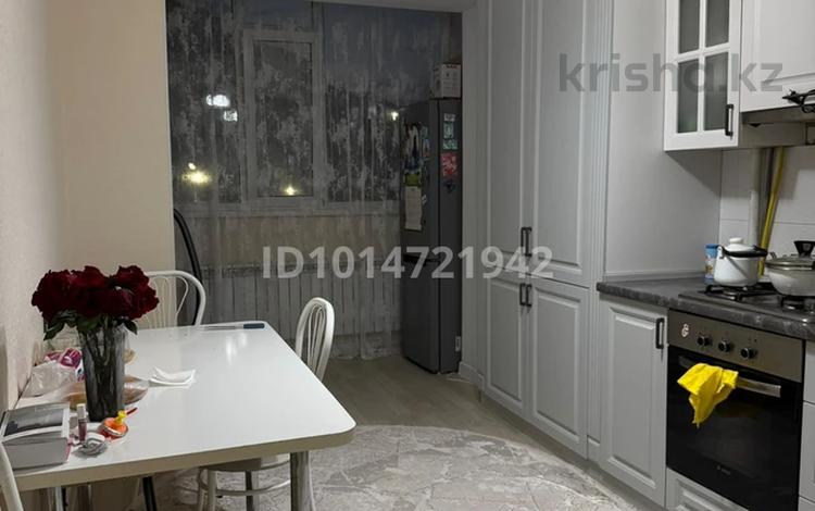 2-комнатная квартира · 76 м² · 4/6 этаж, мкр. Алтын орда, Мустафа Шокай 11 — Возле торгового дома Атриум за 200 000 ₸ в Актобе — фото 2