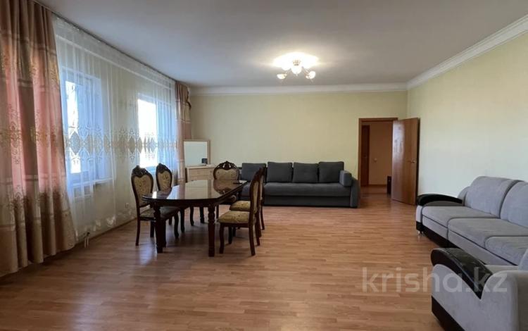 4-комнатная квартира · 133 м² · 12/16 этаж, Валиханова 12 за 330 000 ₸ в Астане, р-н Байконур — фото 2