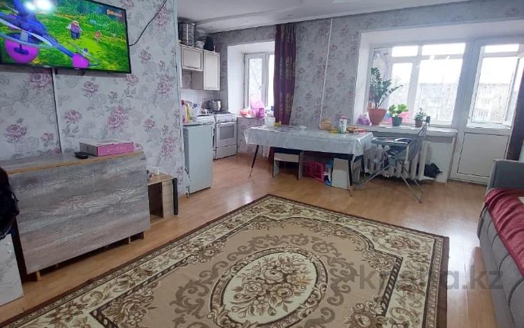 3-бөлмелі пәтер, 54 м², 3/3 қабат, Титова, бағасы: 14 млн 〒 в Семее — фото 3