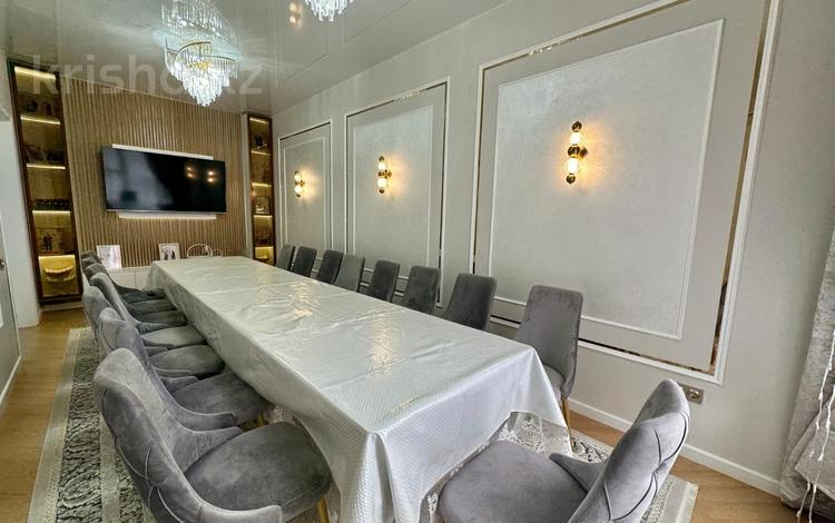 3-бөлмелі пәтер · 72 м² · 4/13 қабат, Райымбека 348/1, бағасы: 59 млн ₸ в Алматы, Ауэзовский р-н — фото 2