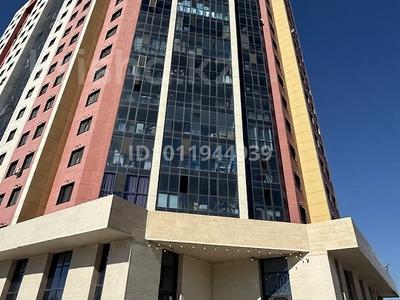 Еркін, кеңселер, дүкендер мен бутиктер, қоймалар, қоғамдық тамақтану орны, сұлулық салондары, фитнес және спорт, медорталықтар мен дәріханалар, білім орталықтары, ойын-сауық, кабинеттер және жұмыс орындары, студиялар · 305 м², бағасы: 1.7 млн 〒 в Караганде, Казыбек би р-н
