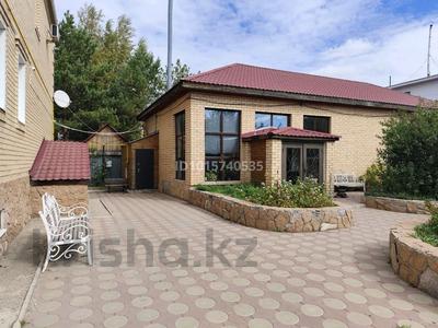 Отдельный дом · 16 комнат · 680 м² · 10 сот., Есил 46 — Шакарима Кудайбердиулы за 155 млн ₸ в Астане, Алматы р-н