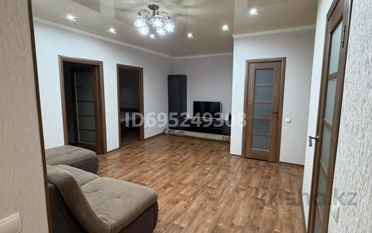 3-комнатная квартира · 63 м² · 3/3 этаж, Назарбаева за 200 000 ₸ в Уральске — фото 9