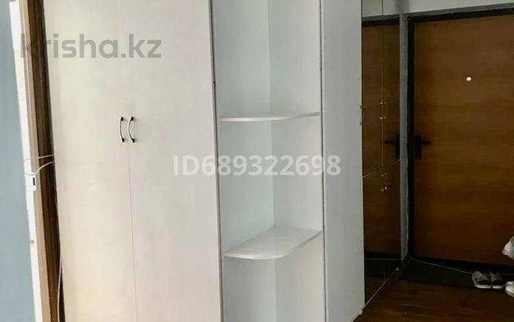 2-бөлмелі пәтер · 75 м² · 7/9 қабат, Ақсай-4 ш/а. 121, бағасы: 350 000 ₸ в Алматы, Ауэзовский р-н — фото 2