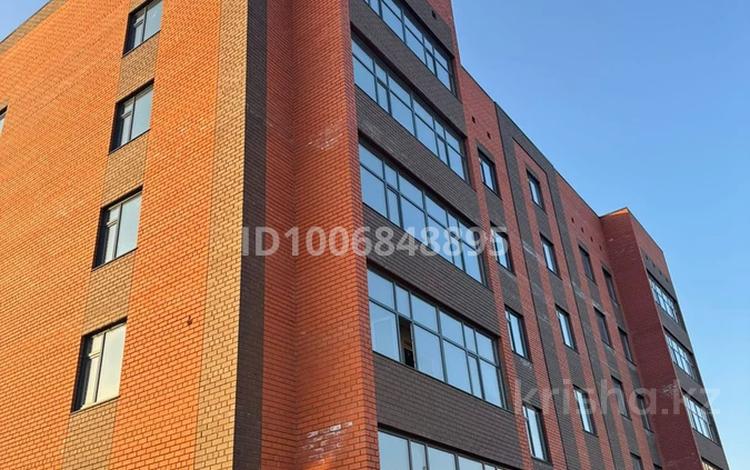 1-бөлмелі пәтер · 52.4 м² · 2/5 қабат, Дулатова 89 — А. Посмакова 64, бағасы: ~ 28.8 млн ₸ в Семее — фото 2