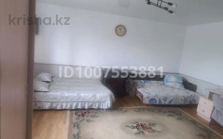 Дом · 3 комнаты · 110 м², Казахстанская 57 — Маг Айгерим за 30 000 ₸ в Бурабае — фото 2