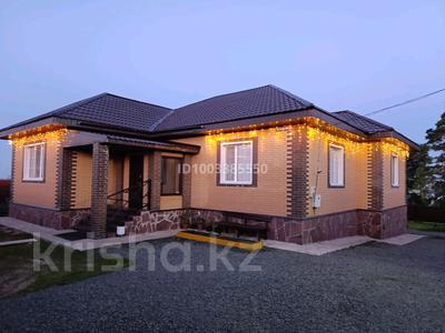 Отдельный дом · 4 комнаты · 200 м² · 20 сот., Панфилова — Леса за 90 млн 〒 в Акколе