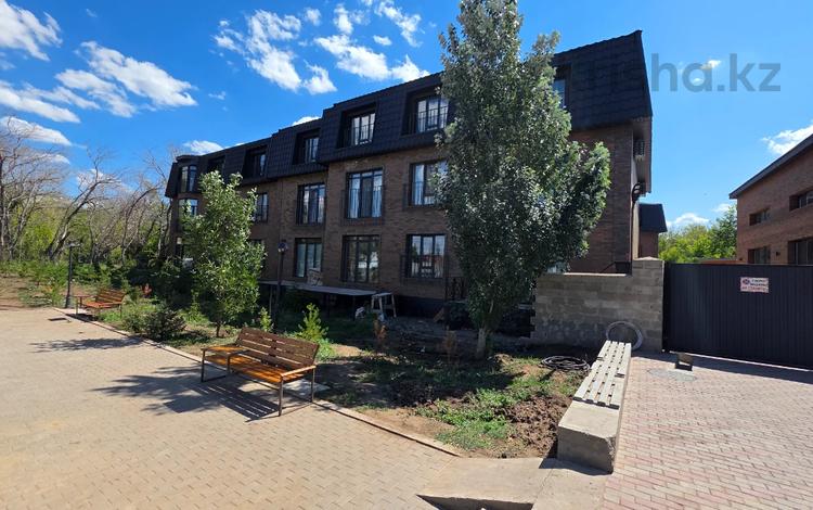 2-комнатная квартира · 49.3 м² · 3/3 этаж, мкр Новый Город, Гудермесская 104\5 за 18.2 млн ₸ в Караганде, Казыбек би р-н — фото 3
