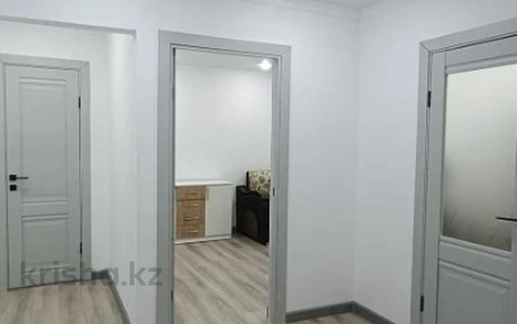 2-бөлмелі пәтер · 54 м² · 1/5 қабат, мкр 8, Алии Молдагуловой, бағасы: 19.5 млн ₸ в Актобе — фото 2