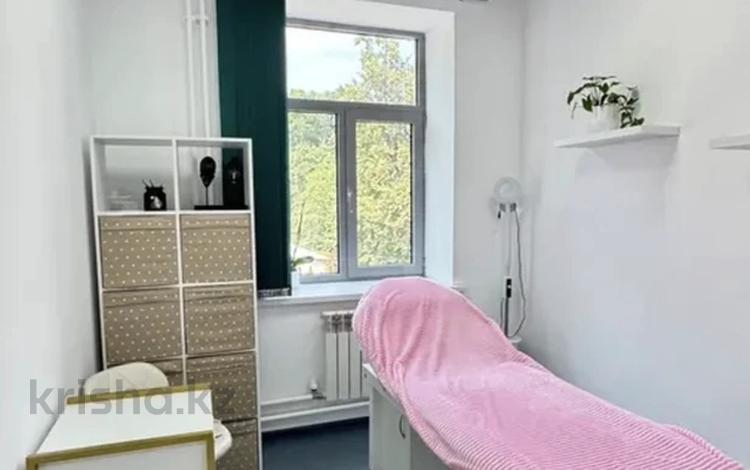 Сұлулық салондары, кабинеттер және жұмыс орындары · 25 м², бағасы: 170 000 ₸ в Алматы, Алмалинский р-н — фото 4