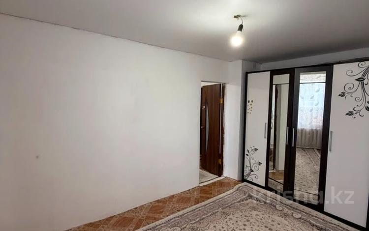1-комнатная квартира · 25 м² · 2/5 этаж, мкр 8, Гришина 72 за 4 млн ₸ в Актобе — фото 2