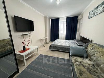 1-комнатная квартира · 35 м² · 3/10 этаж, мкр 11 77 — Керуен, парк Первого Президента за 130 000 〒 в Актобе