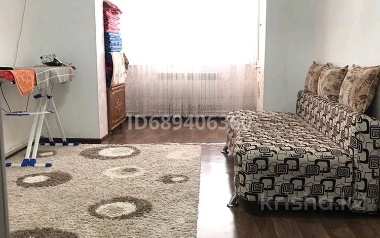 3-комнатная квартира · 65.2 м² · 2/2 этаж, Геолог ул Ануарбек Аккулов 4 за 15 млн ₸ в Атырау — фото 12