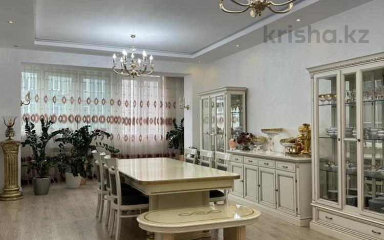 4-бөлмелі пәтер · 138.6 м² · 5/15 қабат, Навои 60, бағасы: 123 млн ₸ в Алматы, Ауэзовский р-н — фото 3