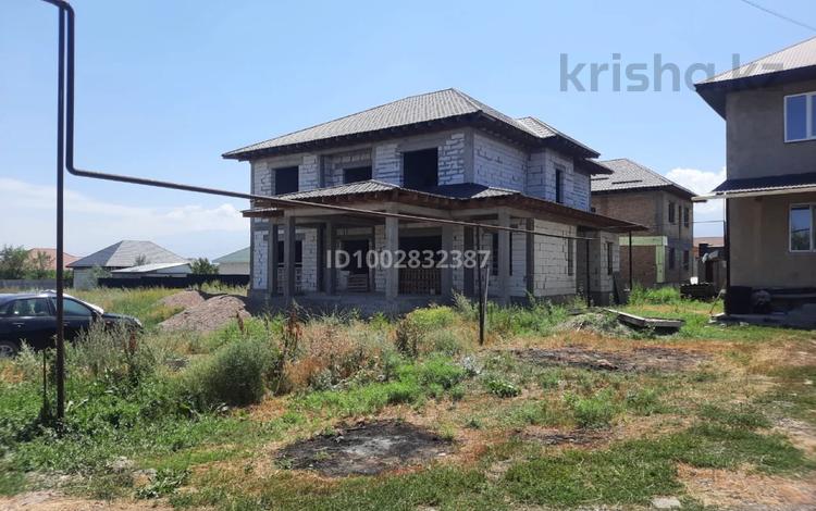 Отдельный дом · 5 комнат · 400 м² · 8 сот., Абылайхан — Центральная за 59 млн 〒 в Кемертогане — фото 2
