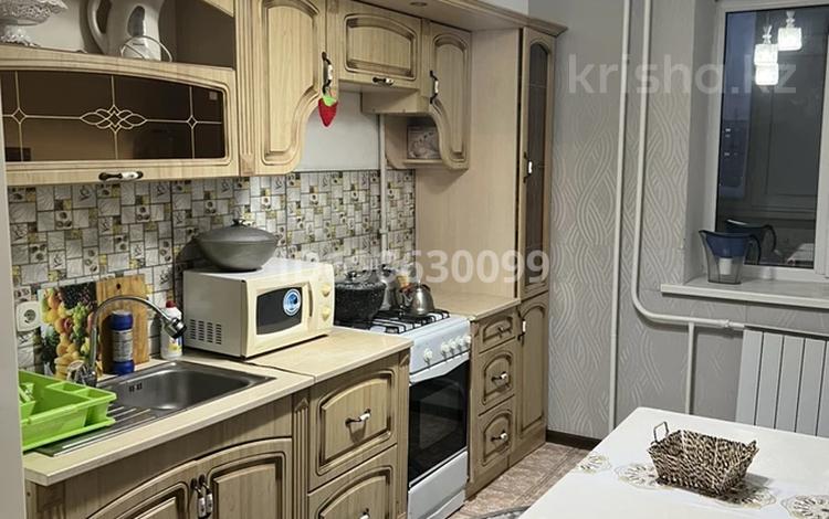 1-бөлмелі пәтер · 45 м² · 8 қабат, Алтын орда ш/а., Мкр. Батыс-2 43 — Ораз Татеулы 6, Мкр Алтын Орда 14Б, бағасы: 120 000 ₸ в Актобе, мкр. Алтын орда — фото 2