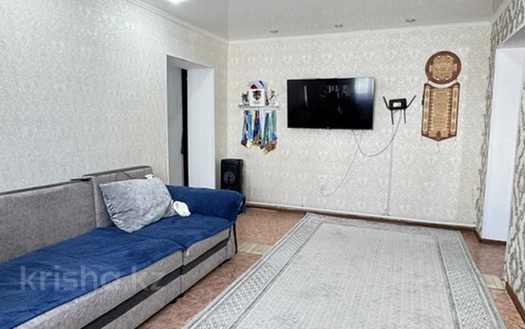 4-комнатная квартира · 77.7 м² · 2/5 этаж, Есенберлина 8/2 за 32 млн ₸ в Усть-Каменогорске — фото 2