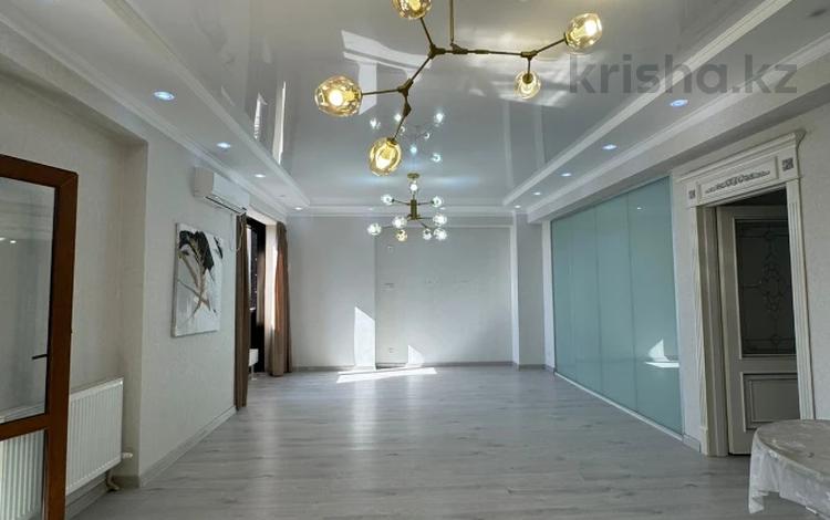 4-комнатная квартира · 140 м² · 10/16 этаж, Кунаева за 85 млн 〒 в Шымкенте — фото 20