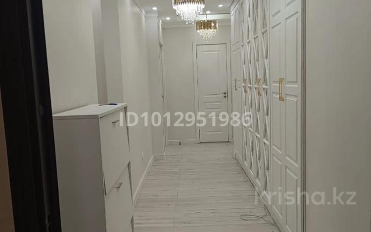 2-бөлмелі пәтер · 57 м² · 10/12 қабат, мкр Акбулак, Байтерекова 99 — Рыскулова Момышулы, бағасы: 39 млн ₸ в Алматы, Алатауский р-н — фото 2