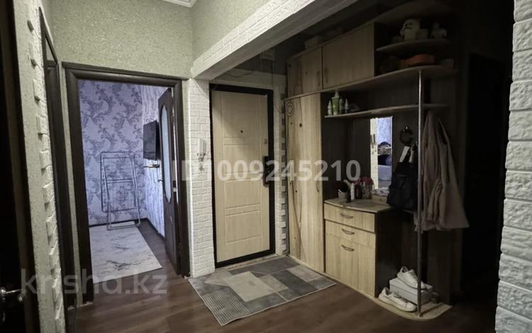 4-бөлмелі пәтер · 80 м² · 5/5 қабат, мкр Карасу 15 — Бауыржан момышулы 37 де магнумнан повороттан киретын домдар, бағасы: 19.5 млн ₸ в Таразе — фото 14
