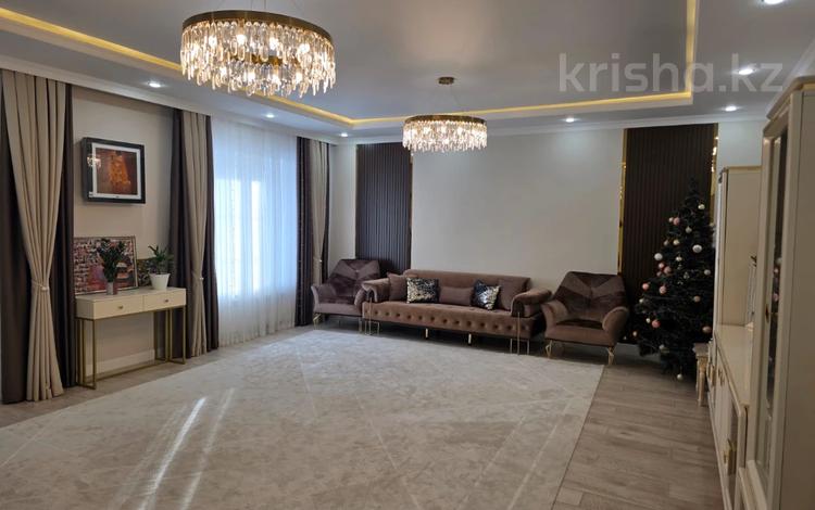 5-бөлмелі пәтер · 190 м² · 2/5 қабат, мкр. Алтын орда, Тауелсиздик, бағасы: 108 млн ₸ в Актобе — фото 6