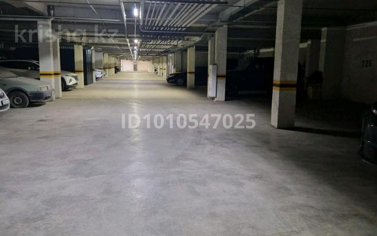Паркинг · 17 м² · мкр №8, 8 микрорайон 41/6 — Абая - Утеген батыра за 40 000 〒 в Алматы, Ауэзовский р-н — фото 2