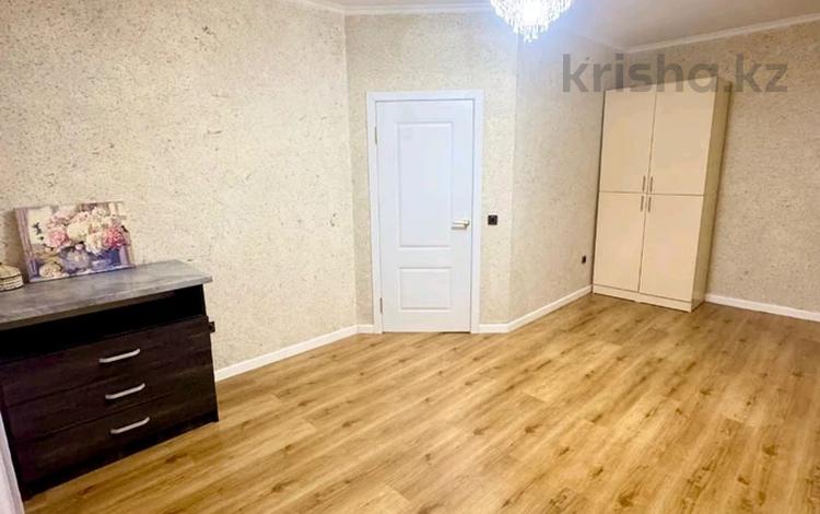 1-комнатная квартира · 40 м² · 8/9 этаж, мкр Аксай-1А, Толе би за 27.5 млн ₸ в Алматы, Ауэзовский р-н — фото 2