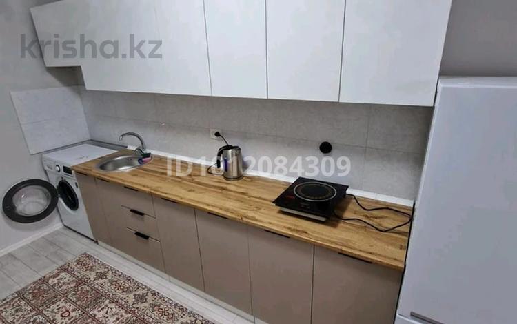 1-бөлмелі пәтер · 40 м² · 3/9 қабат, мкр Шугыла, Райымбека 590/13 — Жуалы, бағасы: 200 000 ₸ в Алматы, Наурызбайский р-н — фото 2