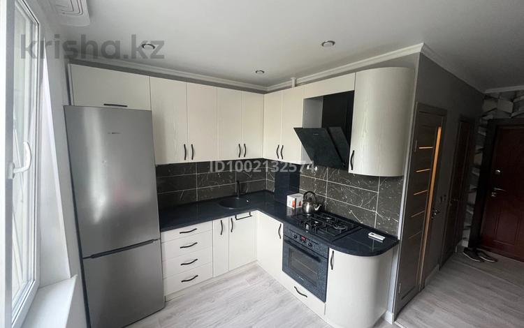 1-комнатная квартира · 40 м² · 2/9 этаж, 5 мкр 7 за 180 000 ₸ в Аксае — фото 7